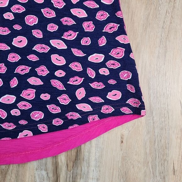 🔸️Lilly Pulitzer Blue & Pink Hart Lips Sleeveless Top Small - Picture 9 of 12
